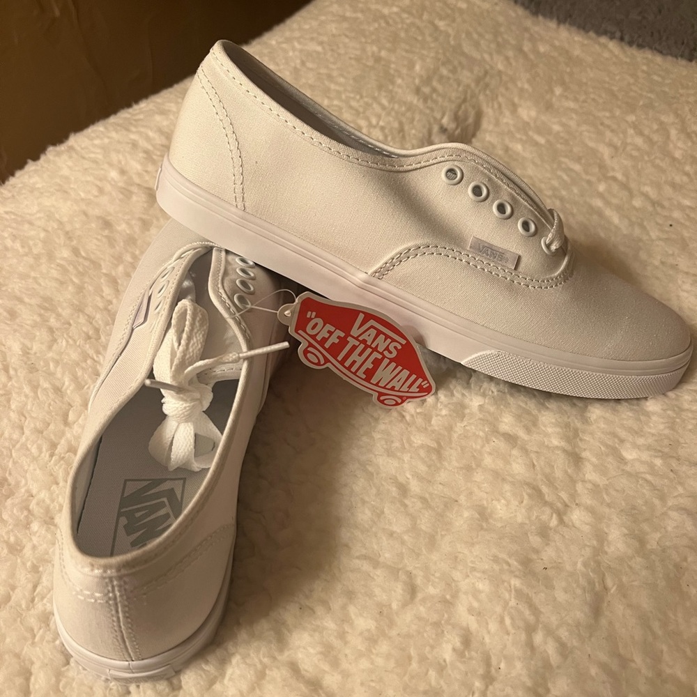 White Vans Authentic Lo Pro